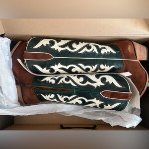 Ariat women’s Elvira stretchfit boot 8.5